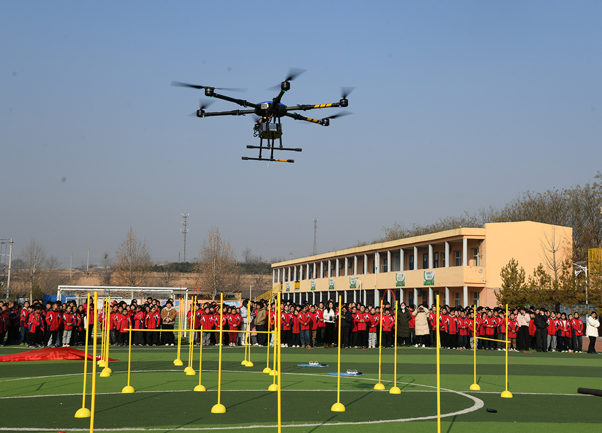 闻喜：科创主题活动点亮元旦 校地协同培育未来人才