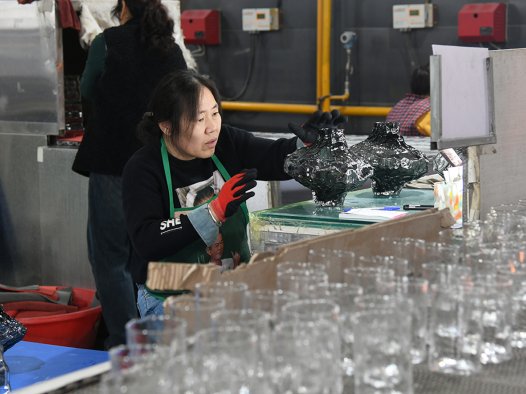 匠心铸精品 出海拓新局 山西晶尊无铅水晶制品热销国际市场