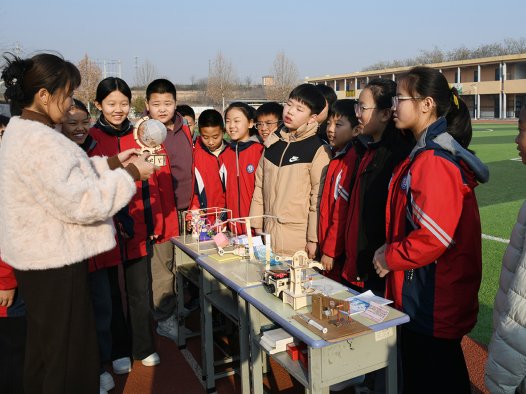 闻喜：科创主题活动点亮元旦 校地协同培育未来人才