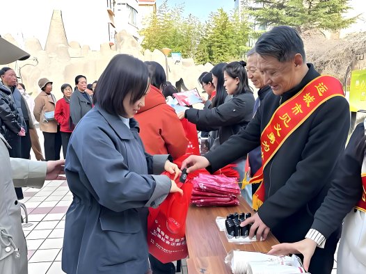 以行动践初心 让文明之花绽放心间——盐湖区学雷锋志愿服务月系列活动综述